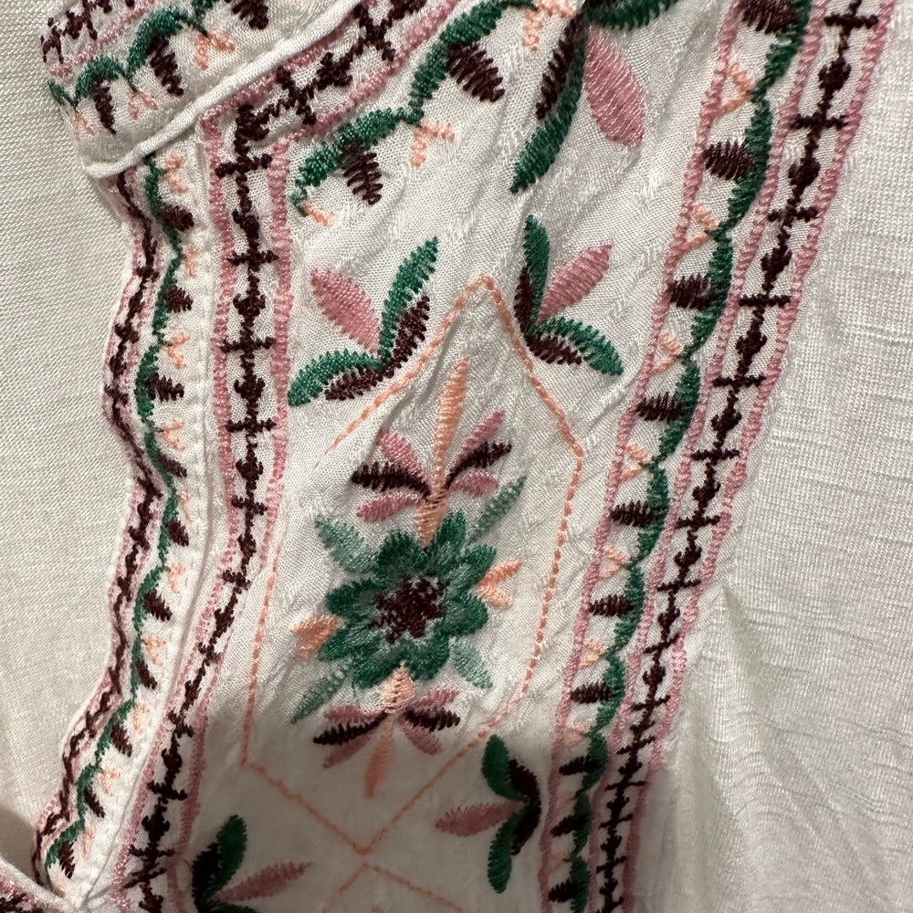 Embroidered Tank - Picture 3 of 3